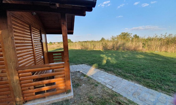 Petrovaradin Ski Chalet | Bungalov Lenka