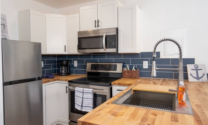 Bayview Apartment | Bungalow Bottom Floor Only