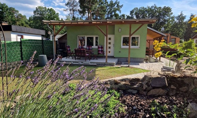 Groß Lindow House | Bungalow für 3 Gäste mit 35m² in Groß Lindow, OT Weißenspring