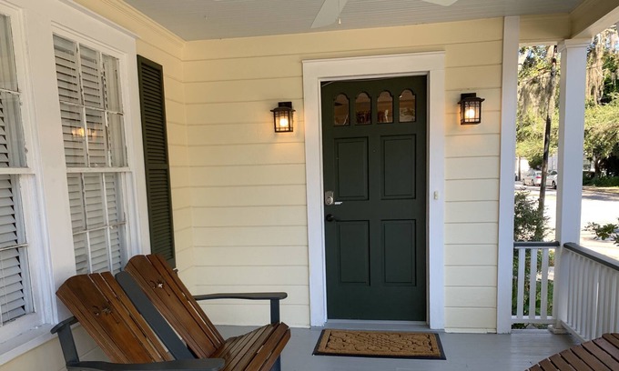 Historic District Cottage | Bungalow in the Historic District