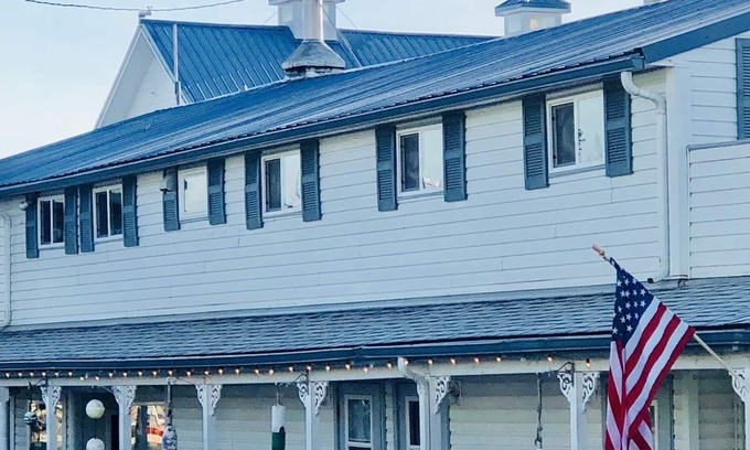 Homer Apartment | Bunk Room near Bishop's Beach - Pet friendly Bunkroom
