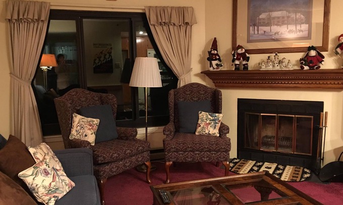 Snowshoe Condo | Bunny Bungalow In Silver Creek Lodge - 2BR, WiFi, Cable, Ski In/Out, Weekly Rate
