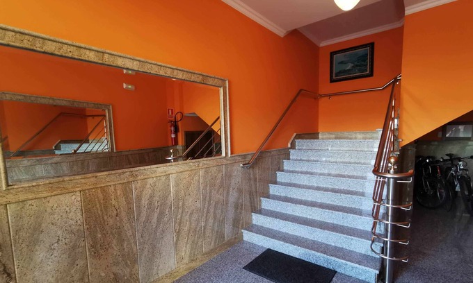 Malpica de Bergantinos Apartment | Buño 4 apartment - with hydromassage