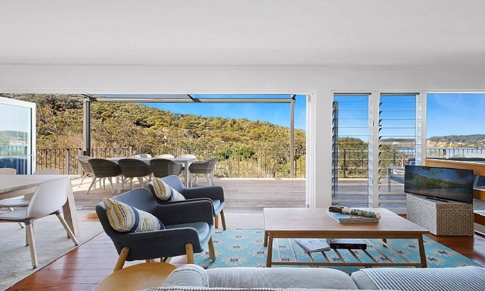 North Avoca House | BUONA VISTA | Views, short walk to beach | Accom Holidays