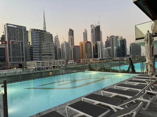 Business Bay Apartment | Burj Khalifa Poolview 1BR Apartment for 4 people