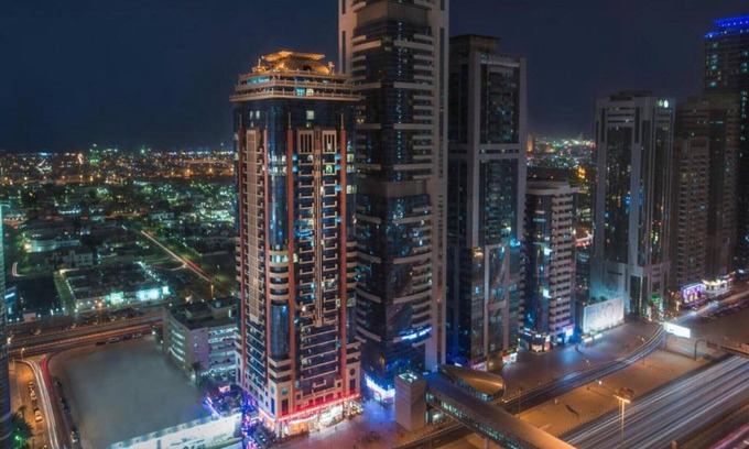 Trade Centre 1 House | Burj view stay near metro