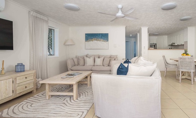 Burleigh Heads Apartment | Burleigh Heads Aptmnt: Beach, Pool & Family Fun!