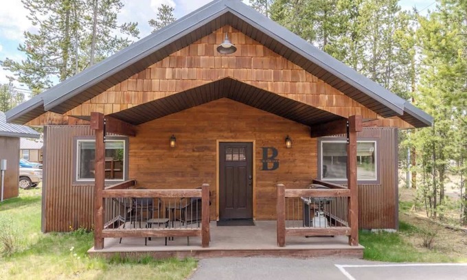 West Yellowstone Cabin | Burnt Hole Summary: S