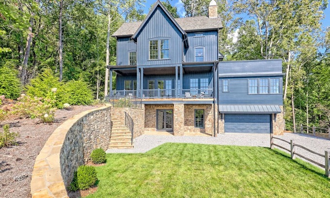 Clarkesville House | Burton Hillside Manor