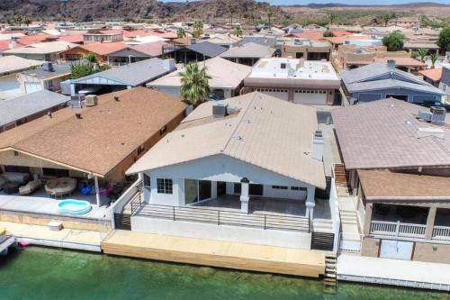 Moovalya Keys House | Bush Master Suite, Keys canal