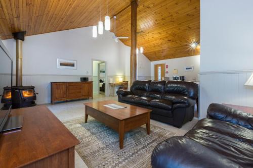 Margaret River Cabin | Bushy Lake Chalets