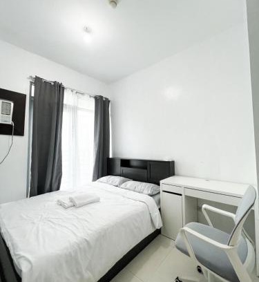 Salcedo Village Apartment | Business Studio in Salcedo Village Makati