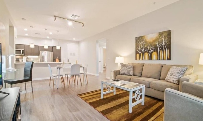 Menlo Park Apartment | Business Traveller Friendly w/Free WiFi | Menlo Park by GLS
