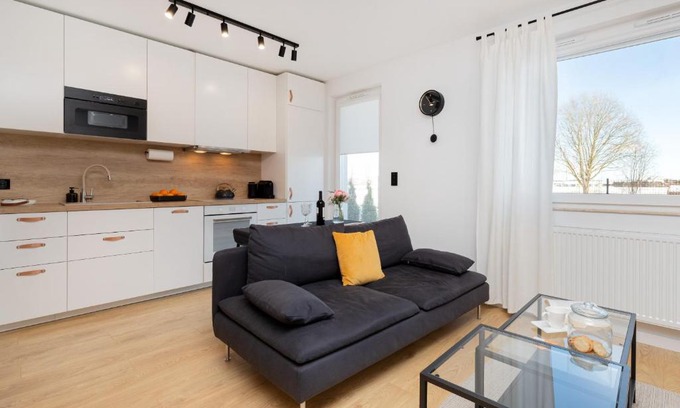 Osowa Apartment | Butterfly Apartment with Parking by Noclegi Renters