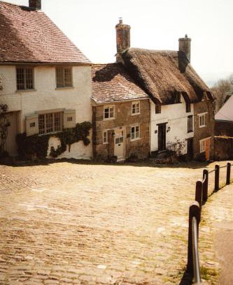 Shaftesbury House | Button Cottage on Gold Hill - Hovis Hill