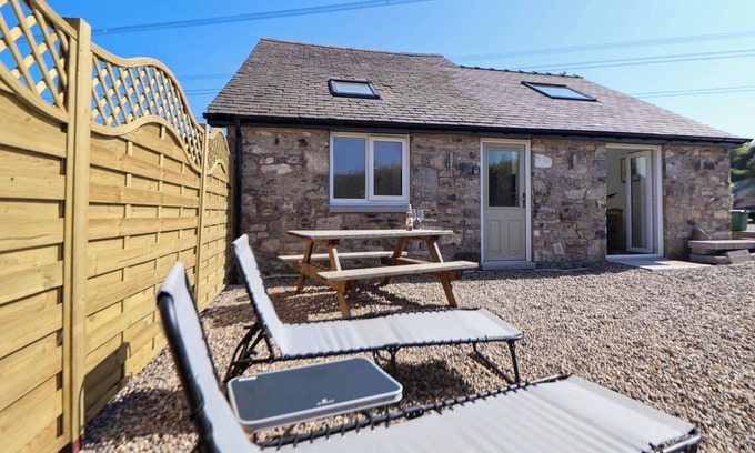 Babell Cottage | BWTHYN TAID, country holiday cottage, with a garden in Holywell