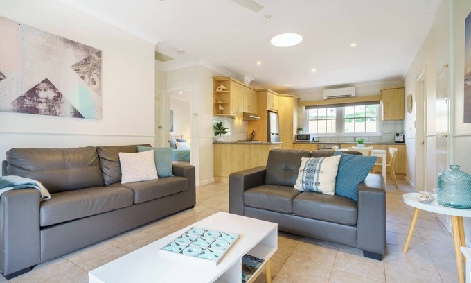 Rosebud House | By the Beach Your Comfy Rosebud Holiday Home