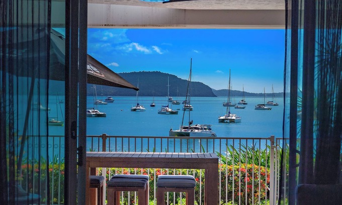Airlie Beach Apartment | By The Sea Shore
