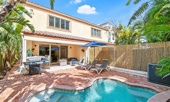 Lauderdale-by-the-Sea House | BY THE SEA VACATION VILLAS- VILLA RENZA 3 BED/TWO BLOCKS TO BCH PRIVATE POOL