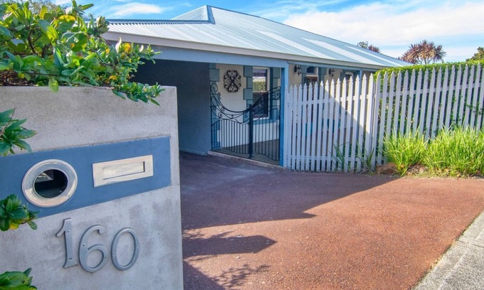 Mount Clarence House | Bylund Cottage – Historic Charm in the Heart of Albany