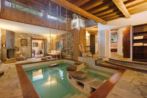 Cernobbio Villa | Cà Bossi Retreat above Lake Como
