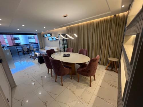 Cabo Branco Apartment | Cézar de Carvalho · Luxuoso apart 05 quartos 100 mts praia Cabo Branco