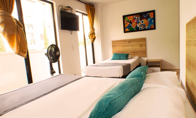 Suramericana House | Cómoda Habitación Para Tres Personas Ubicada en el Sector Estadio