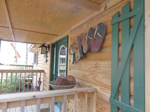 Mount Ida House | C23, Two bedroom, two bath log-sided, luxury Harbor North cottage with hot tub cottage
