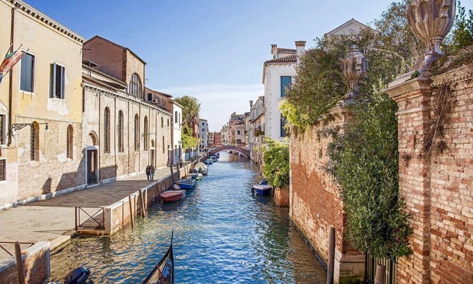 Cannaregio Apartment | Ca Corte Nova - Canal View and two bathrooms