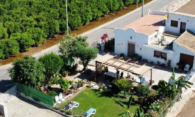 Pobles del Nord Villa | CA EMMA. Charming country house in quiet location close to all amenities.