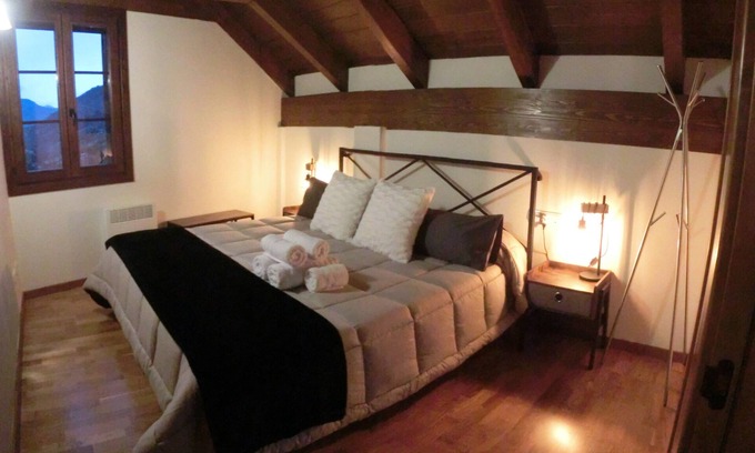 Alt Aneu House | "CA SOLLETA" Mountain house 20 min. of the Peülla Vaqueira-Beret.