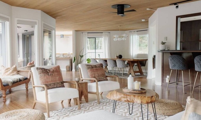 Halfmoon Bay House | The Float House Lodge at Secret Cove