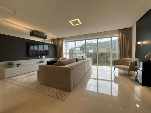 Pioneiros Apartment | CA01- 4 Suítes| Alto Padrão | 2 Garagens| Churrasq