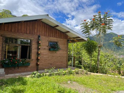Orosi House | Cabaña de montaña