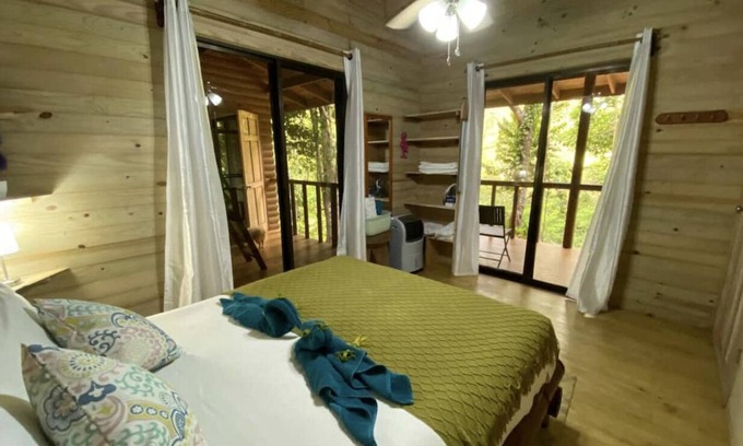Tres Rios Cabin | Cabaña Rica ~Private Waterfalls & Natural Pools