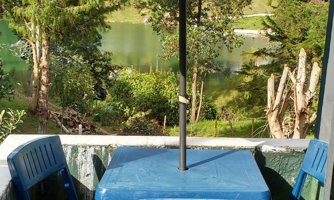 Guatape Cottage | Cabañas Castillos del Lago