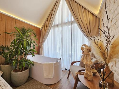 Universitario House | Cabana Pinot Noir - cabanaurbana