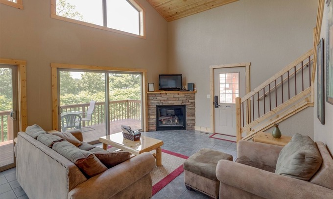 Walker Cabin | Cabin 104 - Open Loft/Modern, Clean, Comfortable