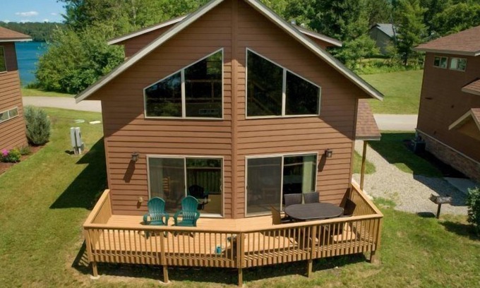 Walker Cabin | Cabin 109 - Open Loft/Modern, Clean, Comfortable