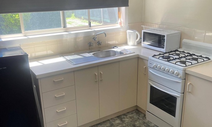 Thornton Cabin | CABIN 2S - Two singles, one bedroom