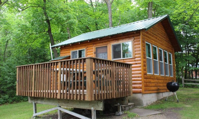 Deer River Cabin | Cabin 9 - Cozy private studio cabin on the lakeshore