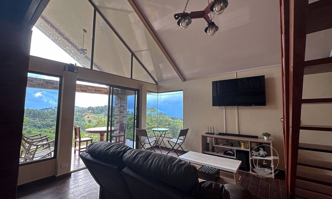 Herrera House | Cabin at El Montuoso Reserve.