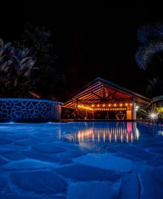 Palma Apartment | Cabin Featuring Jacuzzi and Pool in La Fortuna