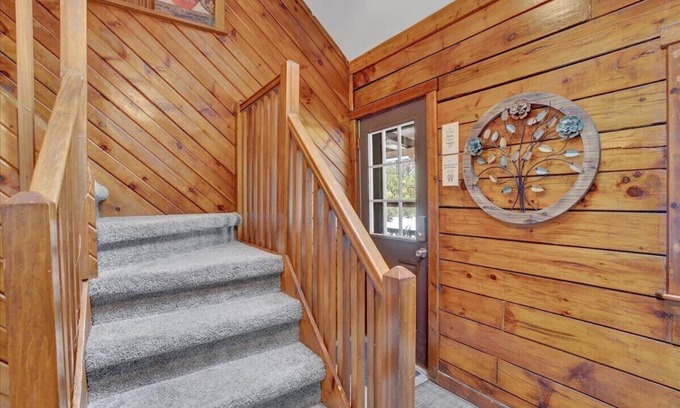 Long Pond Cabin | Cabin in Long Pond! Gameroom, Pool Table!