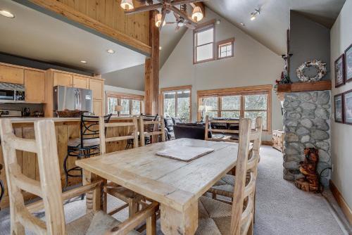 Keystone House | Cabin in the Pines 4 by SummitCove Lodging