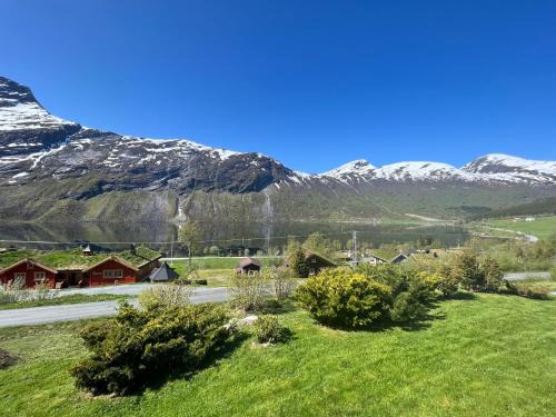 Dalsbygda Apartment | Cabin near the lake