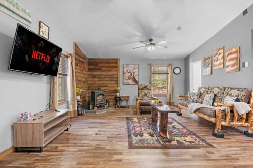 Briar Crest Woods House | Cabin Oasis - Nestled in the Woods Seclusion