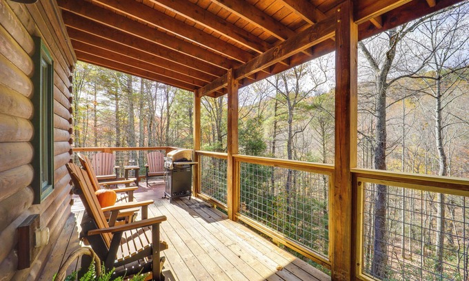 Apple Ridge Cabin | Cabin on 22 Acres w/Patio - 3 Mi to Blowing Rock!