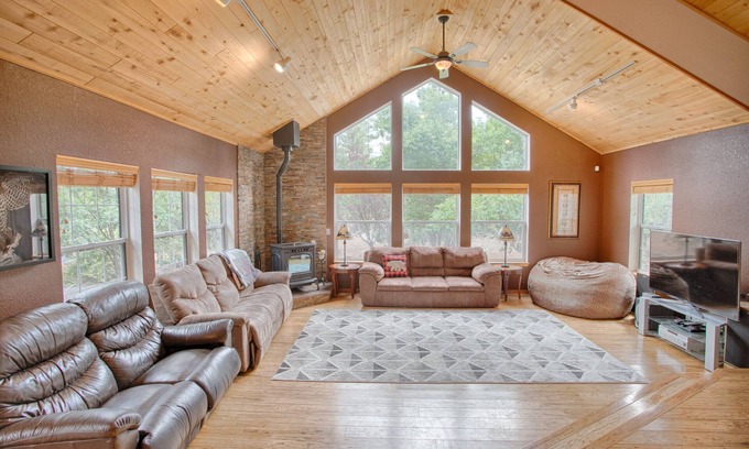 Show Low Cabin | Cabin On NAT'L FOREST! LAKE & CREEK minutes away!
