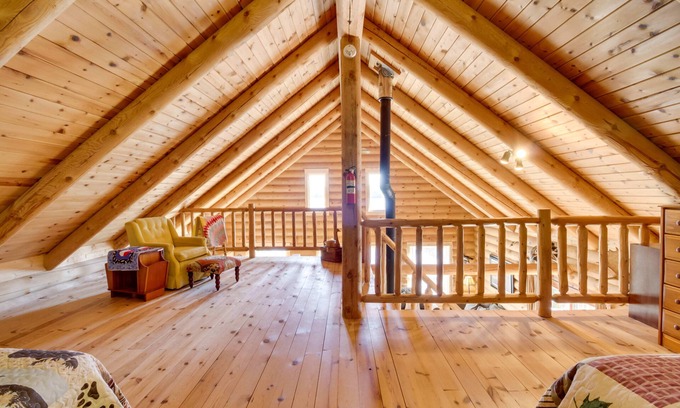 Ely Cabin | Cabin paradise on Rice Bay with Dock access + Recreation Room